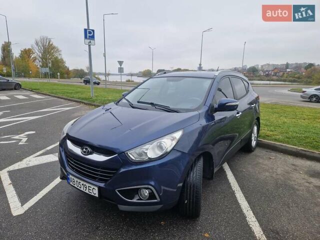 Синий Хендай их35, объемом двигателя 2 л и пробегом 138 тыс. км за 11500 $, фото 2 на Automoto.ua