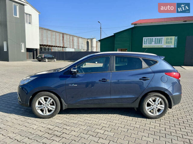 Синий Хендай их35, объемом двигателя 1.7 л и пробегом 263 тыс. км за 10800 $, фото 4 на Automoto.ua