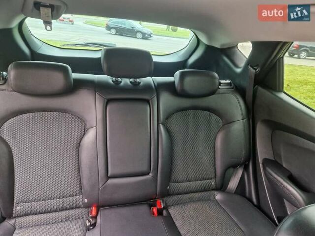 Синий Хендай их35, объемом двигателя 2 л и пробегом 138 тыс. км за 12400 $, фото 30 на Automoto.ua