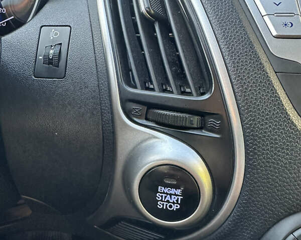 Синій Хендай іх35, об'ємом двигуна 2 л та пробігом 179 тис. км за 12999 $, фото 27 на Automoto.ua