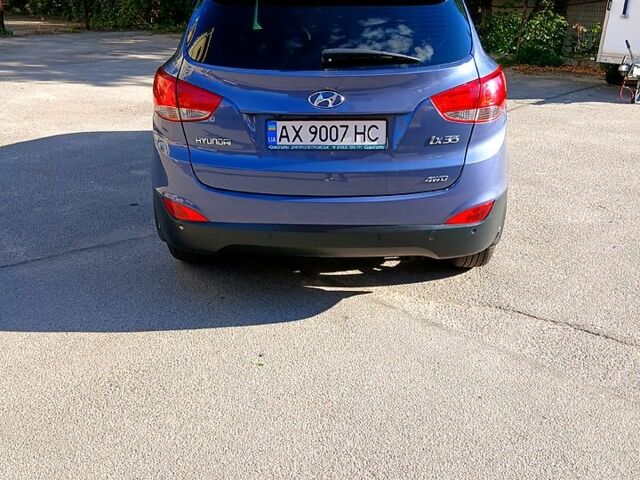 Синий Хендай их35, объемом двигателя 2 л и пробегом 152 тыс. км за 11500 $, фото 1 на Automoto.ua