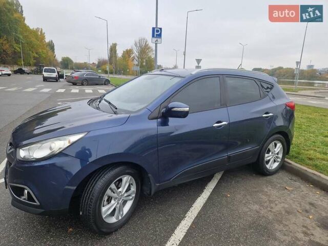 Синий Хендай их35, объемом двигателя 2 л и пробегом 138 тыс. км за 12400 $, фото 3 на Automoto.ua