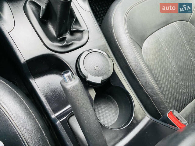 Хендай их35 2011 в Харькове на Automoto.ua Синий Хендай их35, объемом двигателя 2 л и пробегом 153 тыс. км за 9950 $, фото 34 на Automoto.ua