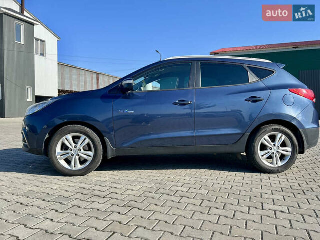 Синий Хендай их35, объемом двигателя 1.7 л и пробегом 263 тыс. км за 10800 $, фото 5 на Automoto.ua