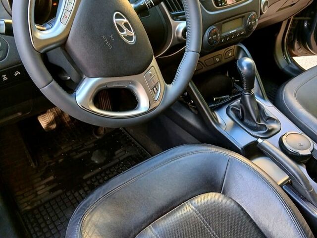 Синий Хендай их35, объемом двигателя 2 л и пробегом 152 тыс. км за 11500 $, фото 4 на Automoto.ua