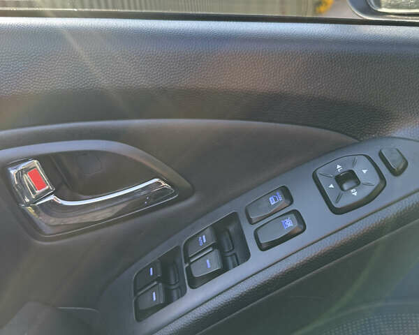 Синій Хендай іх35, об'ємом двигуна 2 л та пробігом 179 тис. км за 12999 $, фото 28 на Automoto.ua