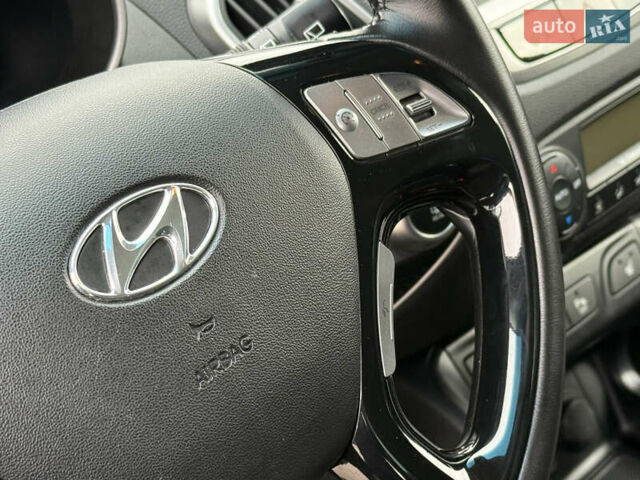 Синий Хендай их35, объемом двигателя 2 л и пробегом 234 тыс. км за 13550 $, фото 53 на Automoto.ua