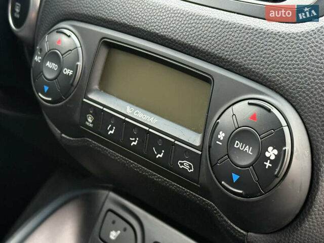 Синий Хендай их35, объемом двигателя 2 л и пробегом 234 тыс. км за 13550 $, фото 45 на Automoto.ua