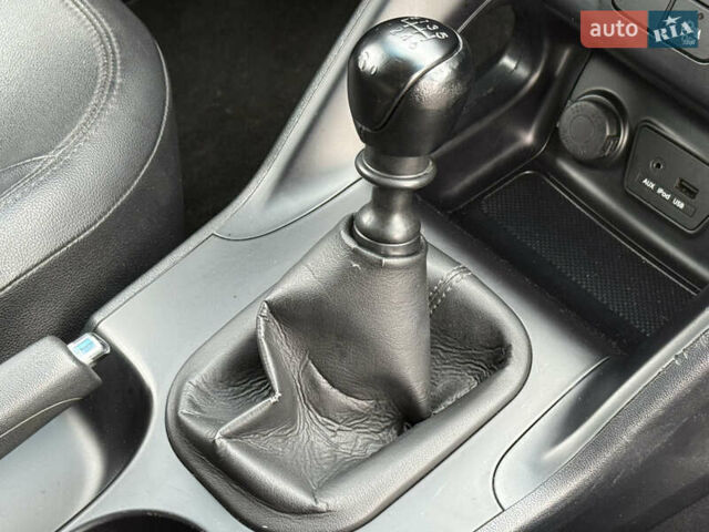 Синий Хендай их35, объемом двигателя 2 л и пробегом 234 тыс. км за 13550 $, фото 49 на Automoto.ua