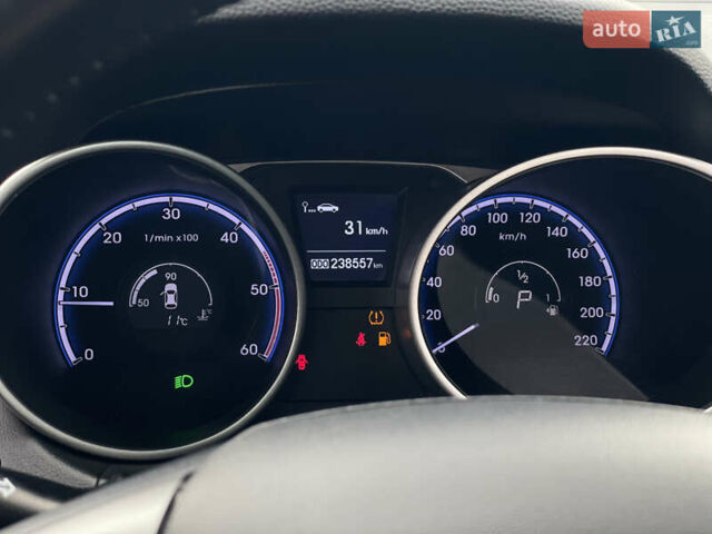 Синій Хендай іх35, об'ємом двигуна 2 л та пробігом 238 тис. км за 13300 $, фото 52 на Automoto.ua