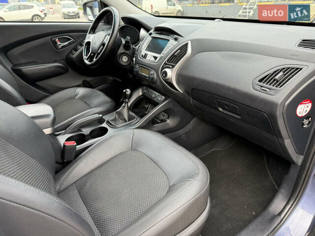 Синий Хендай их35, объемом двигателя 2 л и пробегом 234 тыс. км за 13550 $, фото 39 на Automoto.ua