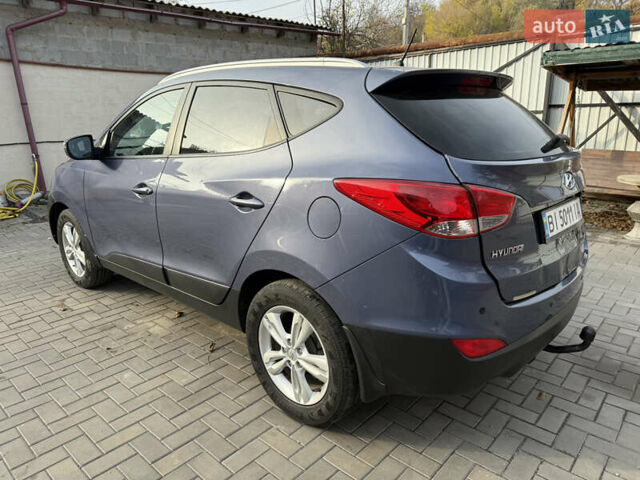 Синий Хендай их35, объемом двигателя 2 л и пробегом 175 тыс. км за 6500 $, фото 6 на Automoto.ua