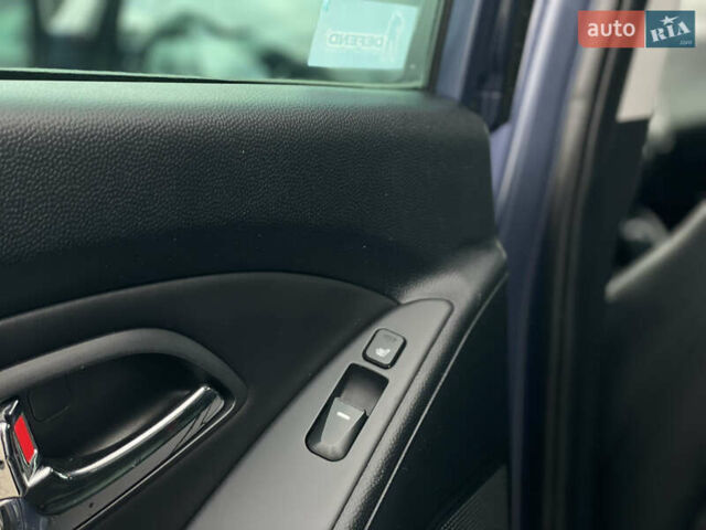 Синій Хендай іх35, об'ємом двигуна 2 л та пробігом 238 тис. км за 13300 $, фото 41 на Automoto.ua