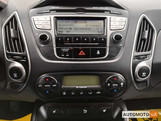 Синий Хендай их35, объемом двигателя 1.7 л и пробегом 243 тыс. км за 10800 $, фото 15 на Automoto.ua