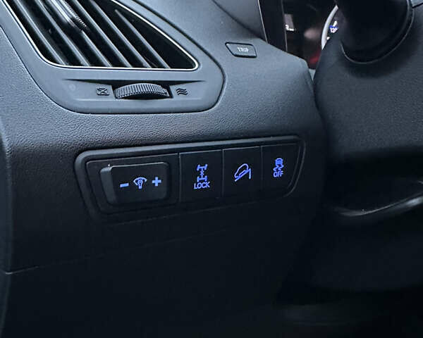 Синий Хендай их35, объемом двигателя 2 л и пробегом 219 тыс. км за 14950 $, фото 13 на Automoto.ua