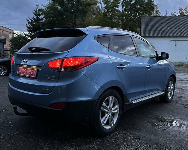 Синий Хендай их35, объемом двигателя 2 л и пробегом 219 тыс. км за 14950 $, фото 3 на Automoto.ua