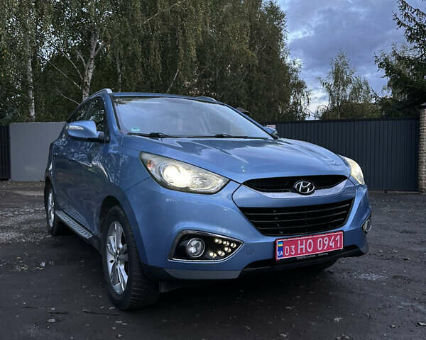 Синий Хендай их35, объемом двигателя 2 л и пробегом 219 тыс. км за 14950 $, фото 4 на Automoto.ua