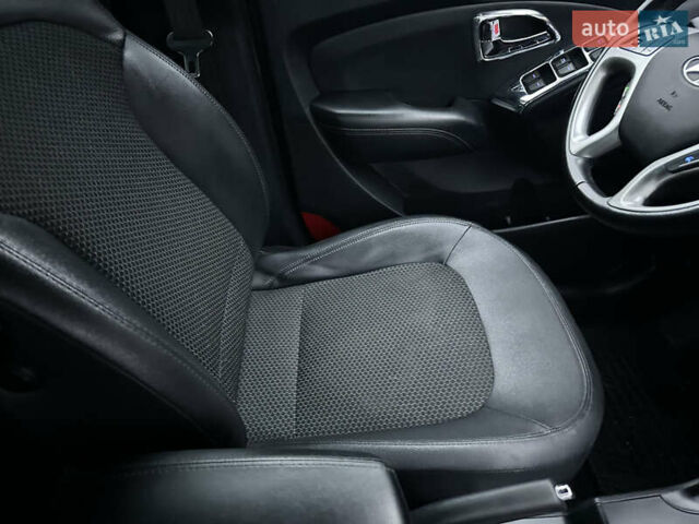 Синій Хендай іх35, об'ємом двигуна 1.7 л та пробігом 154 тис. км за 12700 $, фото 24 на Automoto.ua