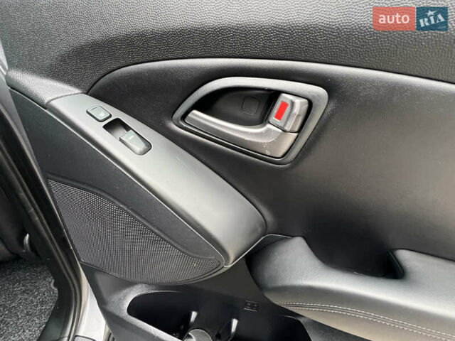 Синий Хендай их35, объемом двигателя 2 л и пробегом 150 тыс. км за 16400 $, фото 23 на Automoto.ua