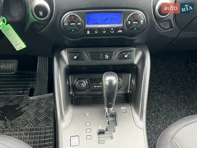 Синий Хендай их35, объемом двигателя 2 л и пробегом 150 тыс. км за 16400 $, фото 18 на Automoto.ua