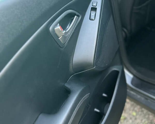 Синий Хендай их35, объемом двигателя 2 л и пробегом 149 тыс. км за 16600 $, фото 6 на Automoto.ua