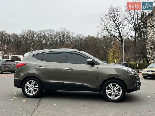 Зеленый Хендай их35, объемом двигателя 2 л и пробегом 187 тыс. км за 10999 $, фото 11 на Automoto.ua