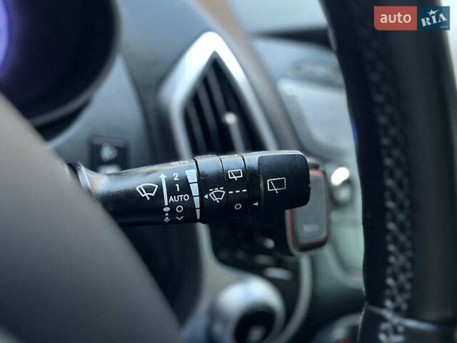 Зеленый Хендай их35, объемом двигателя 2 л и пробегом 186 тыс. км за 11000 $, фото 29 на Automoto.ua