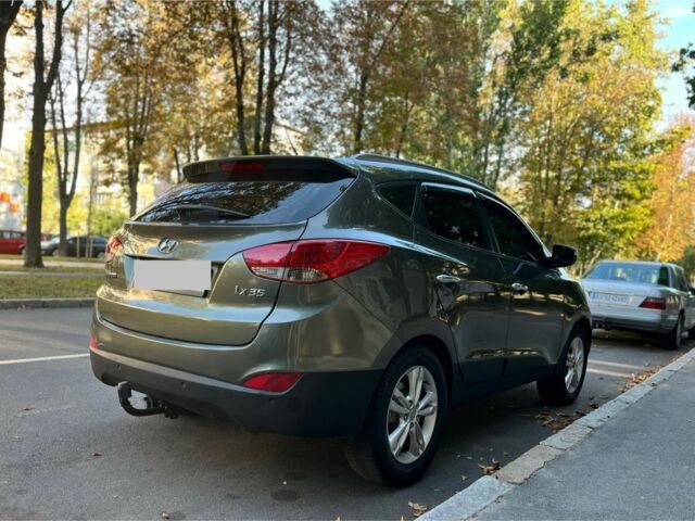 Зеленый Хендай их35, объемом двигателя 2 л и пробегом 186 тыс. км за 9999 $, фото 2 на Automoto.ua