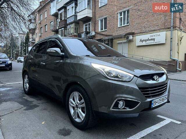 Зеленый Хендай их35, объемом двигателя 2 л и пробегом 187 тыс. км за 10999 $, фото 5 на Automoto.ua