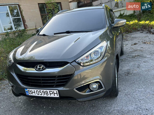 Зеленый Хендай их35, объемом двигателя 2 л и пробегом 186 тыс. км за 11000 $, фото 9 на Automoto.ua