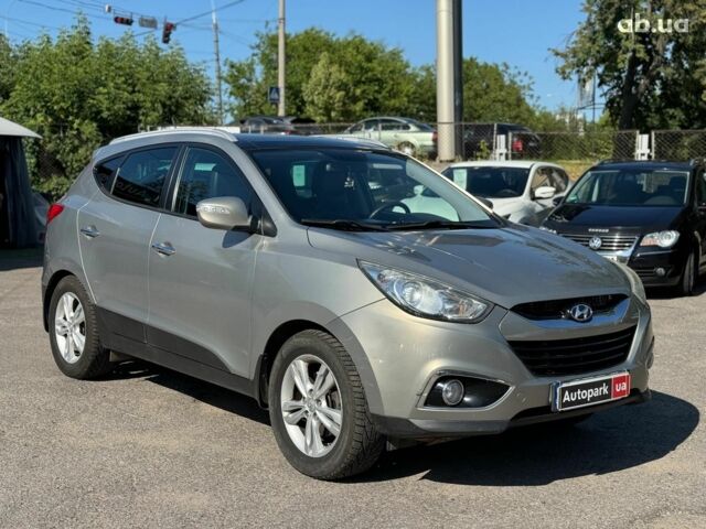 Зелений Хендай іх35, об'ємом двигуна 2 л та пробігом 246 тис. км за 10890 $, фото 2 на Automoto.ua