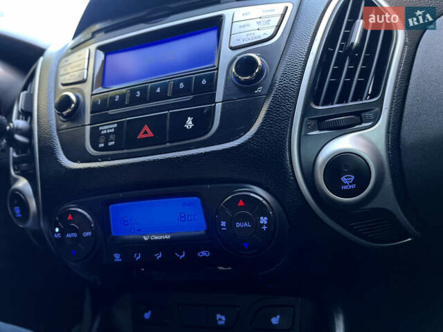 Зеленый Хендай их35, объемом двигателя 2 л и пробегом 186 тыс. км за 11000 $, фото 27 на Automoto.ua