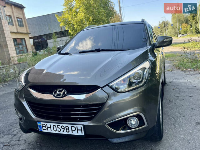 Зеленый Хендай их35, объемом двигателя 2 л и пробегом 186 тыс. км за 11000 $, фото 13 на Automoto.ua