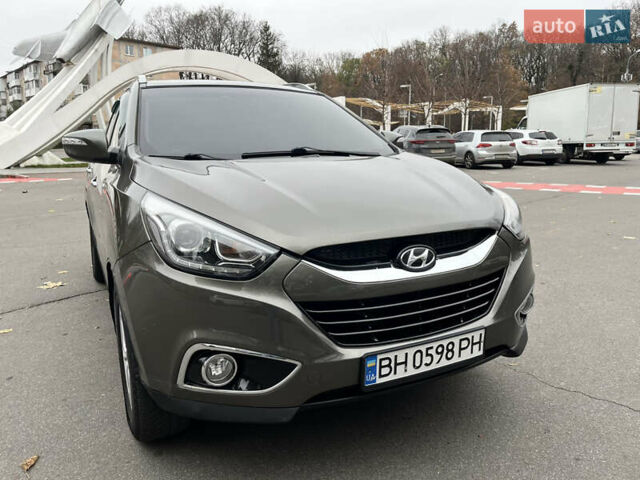 Зеленый Хендай их35, объемом двигателя 2 л и пробегом 187 тыс. км за 10999 $, фото 12 на Automoto.ua