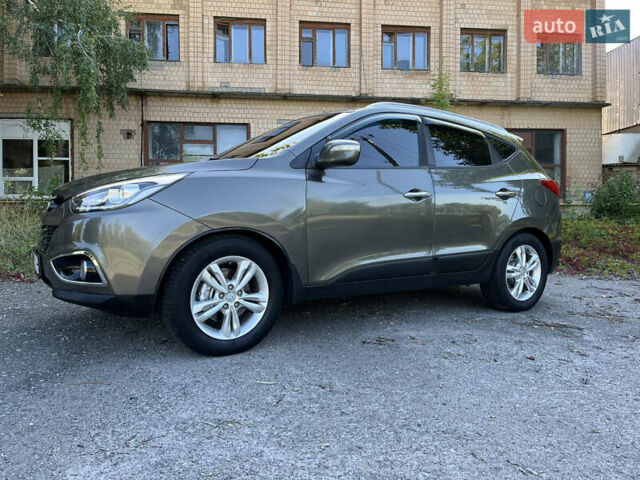 Зеленый Хендай их35, объемом двигателя 2 л и пробегом 186 тыс. км за 11000 $, фото 8 на Automoto.ua