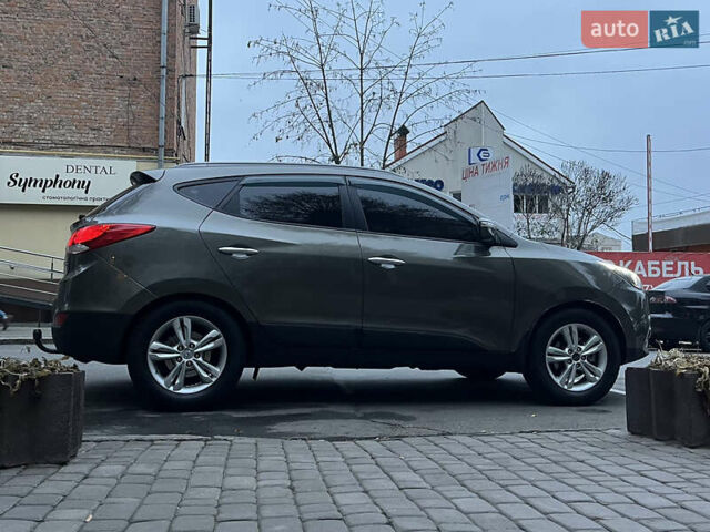 Зеленый Хендай их35, объемом двигателя 2 л и пробегом 187 тыс. км за 10999 $, фото 4 на Automoto.ua