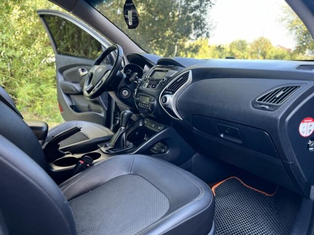 Зеленый Хендай их35, объемом двигателя 2 л и пробегом 186 тыс. км за 9999 $, фото 4 на Automoto.ua