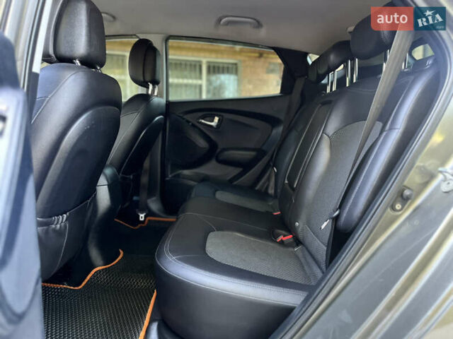 Зеленый Хендай их35, объемом двигателя 2 л и пробегом 187 тыс. км за 10999 $, фото 18 на Automoto.ua