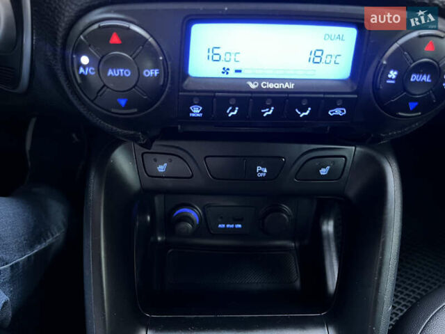 Зеленый Хендай их35, объемом двигателя 2 л и пробегом 187 тыс. км за 10999 $, фото 21 на Automoto.ua