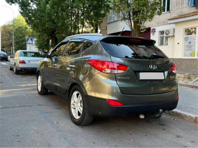 Зеленый Хендай их35, объемом двигателя 2 л и пробегом 186 тыс. км за 9999 $, фото 1 на Automoto.ua