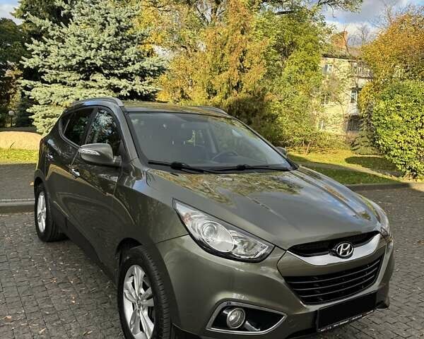 Зеленый Хендай их35, объемом двигателя 2 л и пробегом 170 тыс. км за 14400 $, фото 4 на Automoto.ua