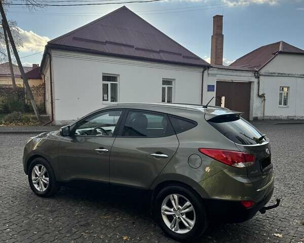 Зеленый Хендай их35, объемом двигателя 2 л и пробегом 170 тыс. км за 14400 $, фото 13 на Automoto.ua