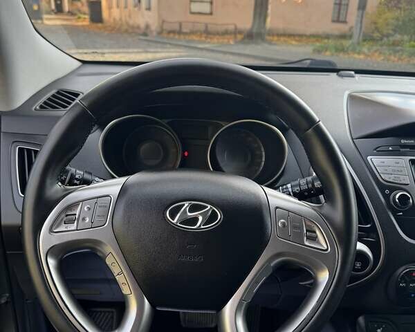 Зеленый Хендай их35, объемом двигателя 2 л и пробегом 170 тыс. км за 14400 $, фото 26 на Automoto.ua