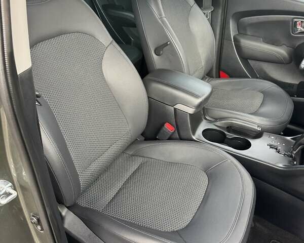 Зеленый Хендай их35, объемом двигателя 2 л и пробегом 170 тыс. км за 14400 $, фото 27 на Automoto.ua