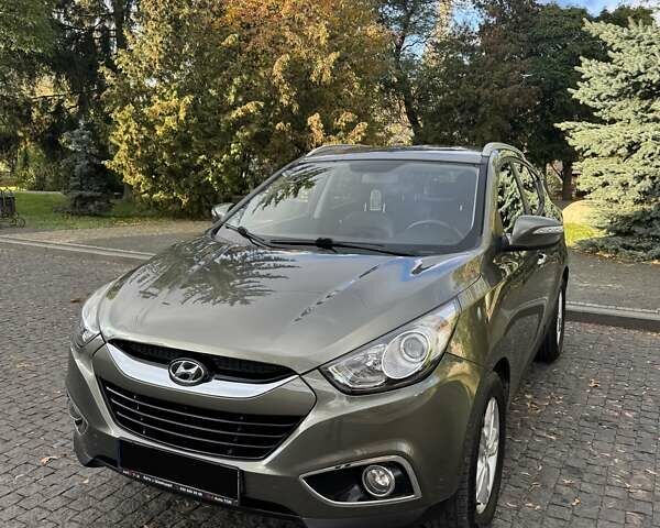 Зеленый Хендай их35, объемом двигателя 2 л и пробегом 170 тыс. км за 14400 $, фото 2 на Automoto.ua