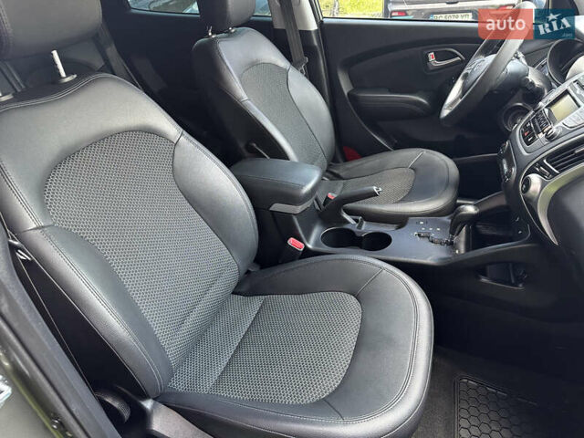 Зелений Хендай іх35, об'ємом двигуна 2 л та пробігом 212 тис. км за 13650 $, фото 17 на Automoto.ua