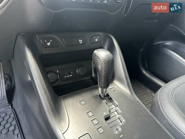 Зеленый Хендай их35, объемом двигателя 2 л и пробегом 212 тыс. км за 13650 $, фото 24 на Automoto.ua