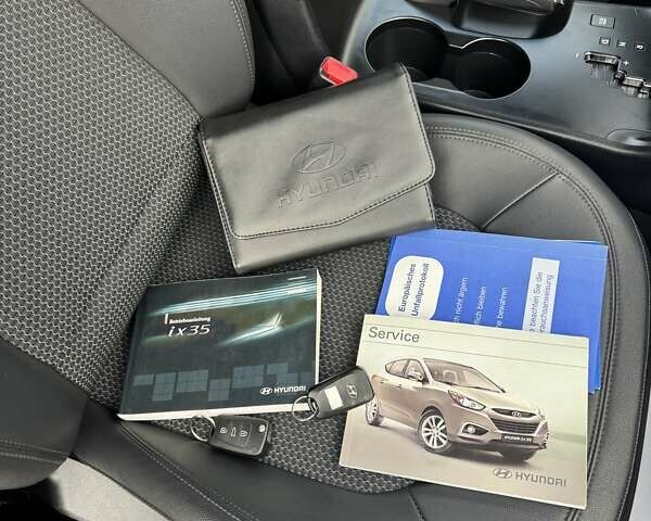 Зеленый Хендай их35, объемом двигателя 2 л и пробегом 170 тыс. км за 14400 $, фото 42 на Automoto.ua