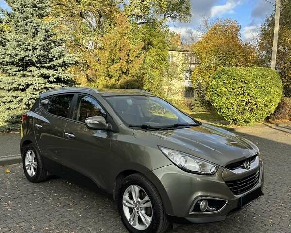 Зеленый Хендай их35, объемом двигателя 2 л и пробегом 170 тыс. км за 14400 $, фото 5 на Automoto.ua