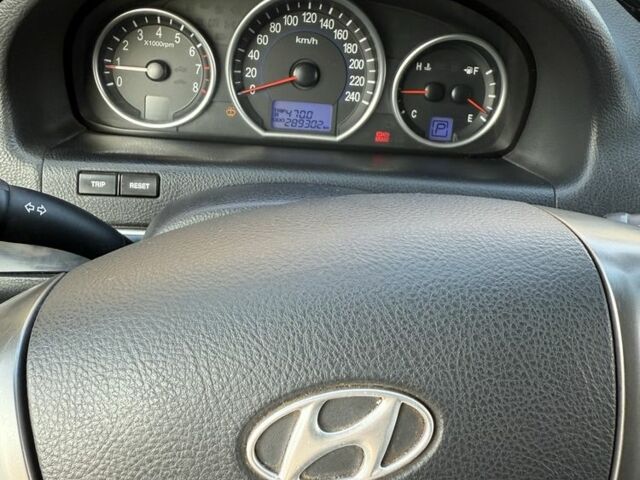 Черный Хендай их55 (Веракруз), объемом двигателя 3.8 л и пробегом 290 тыс. км за 7700 $, фото 6 на Automoto.ua